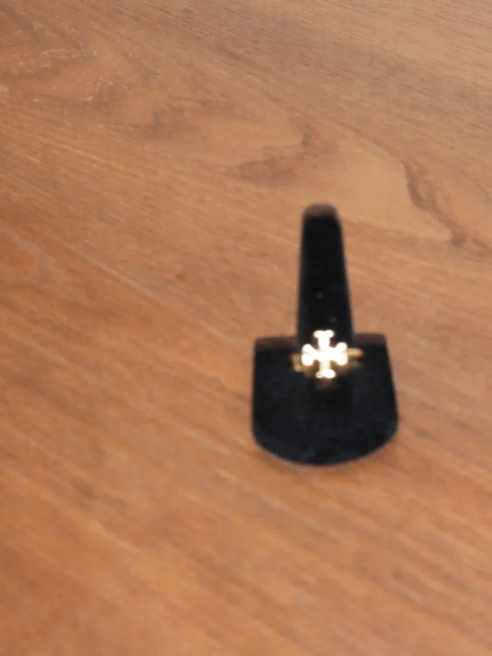 Tory Burch Kira Gold Logo Ring Size 6